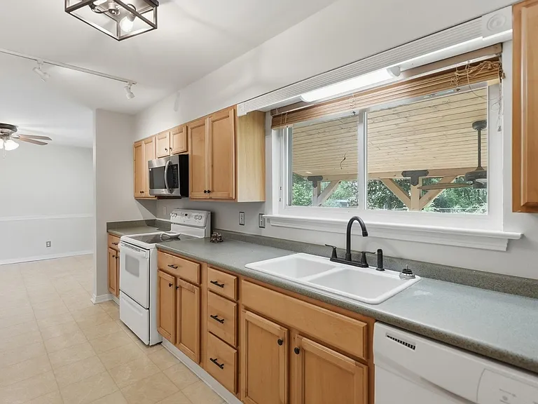 1276 Phils Dr — Photo 9