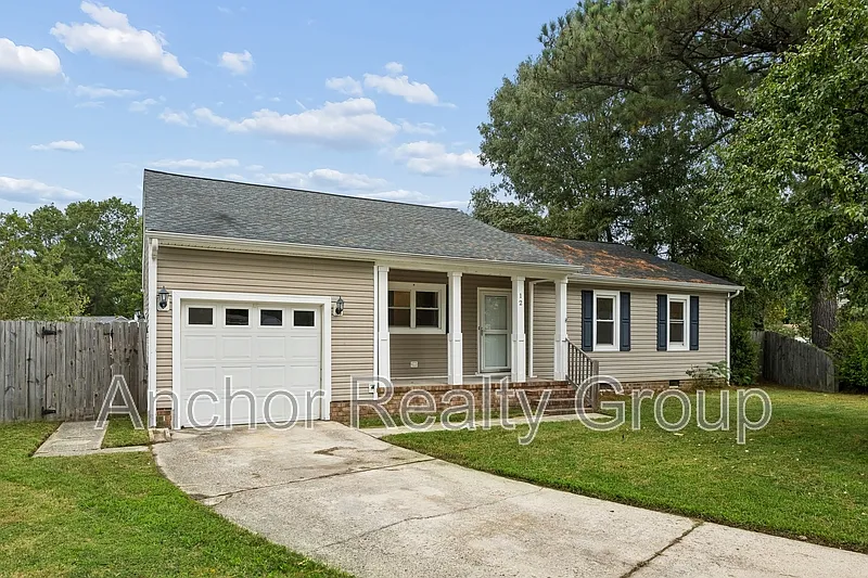 3 bed, 2.0 bath, 1377 sqft, $2,250 — Photo 2