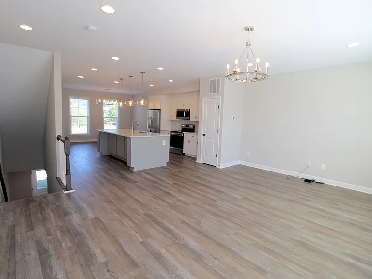 3398 Monterey Dr — Photo 8