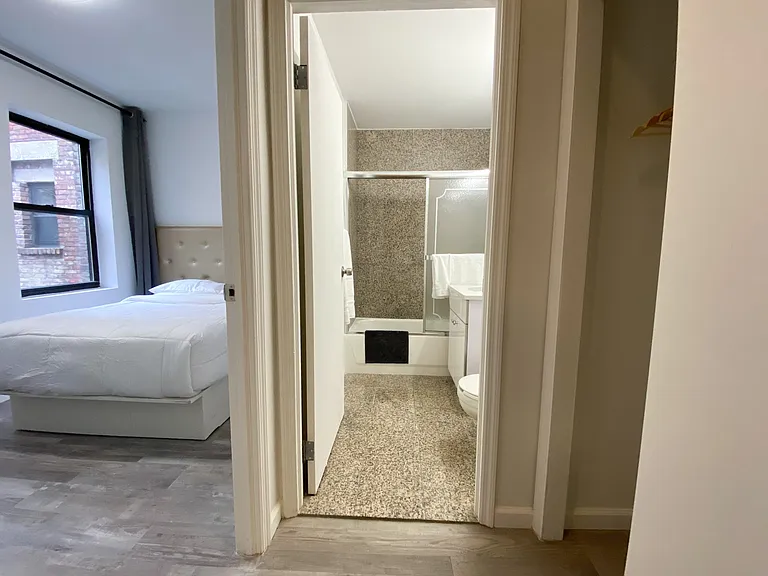 407 W 51st St #4F — Photo 7