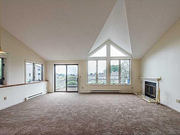 5th image of 145 Windward Ln #145