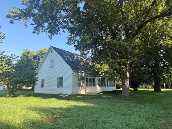 413 Water St, Cambridge, IA 50046