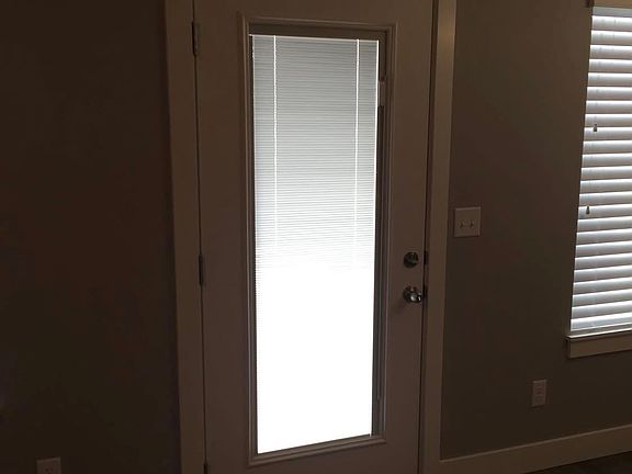 4th image of 2035 Carson Ave #5
