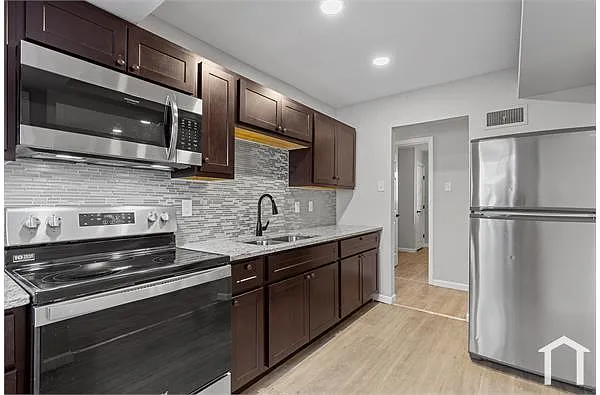 2054 Kappel Dr photo 1