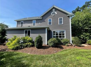 612 Wilbur Ave, Cranston, RI 02921