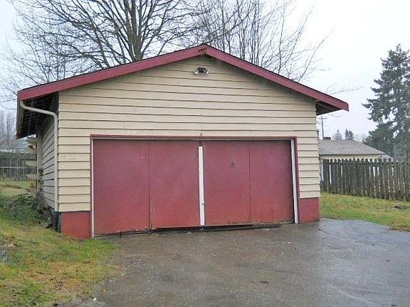 4th image of 13513 37th Ave S