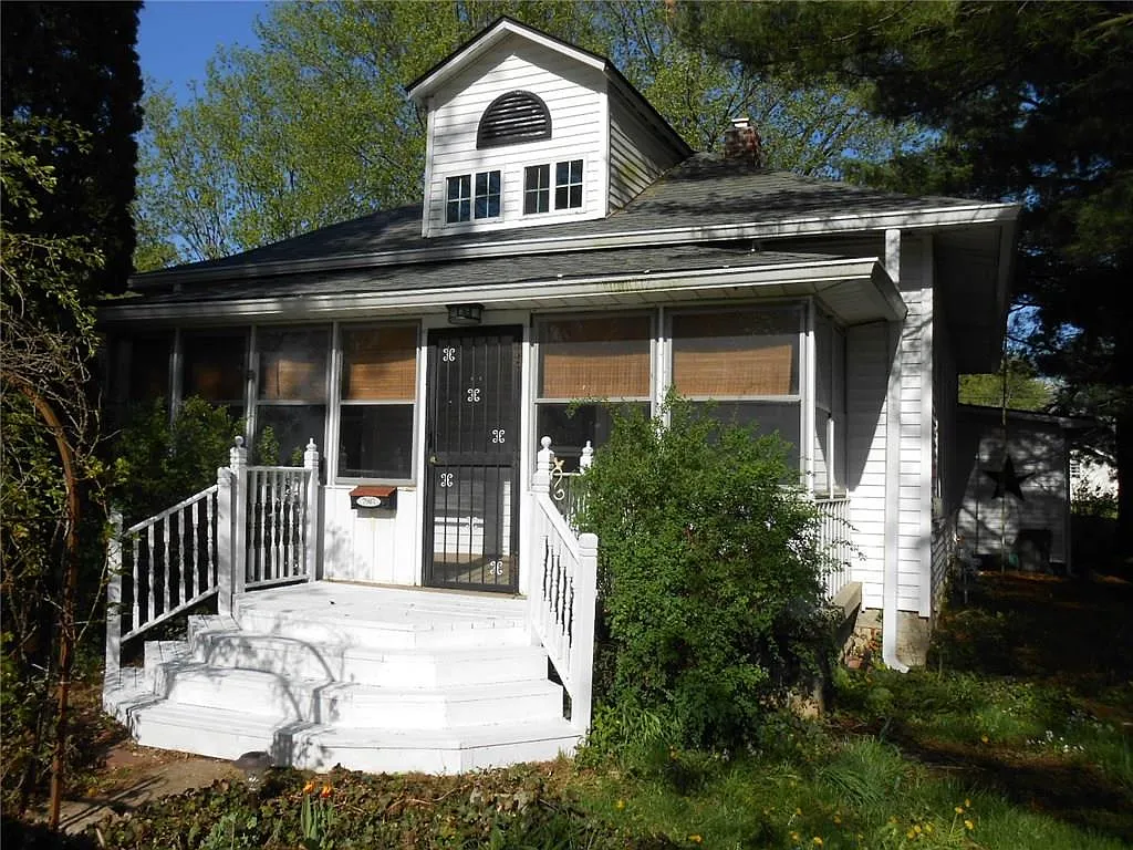 7907 Alexander St photo 1
