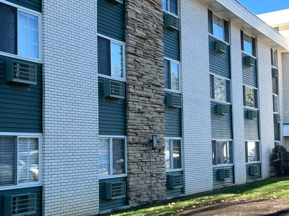 375 W Winchester Rd APT 309, Libertyville, IL 60048