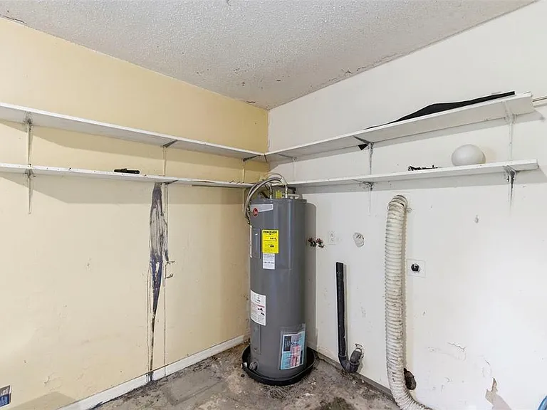 8124 Omaha Cir — Photo 30