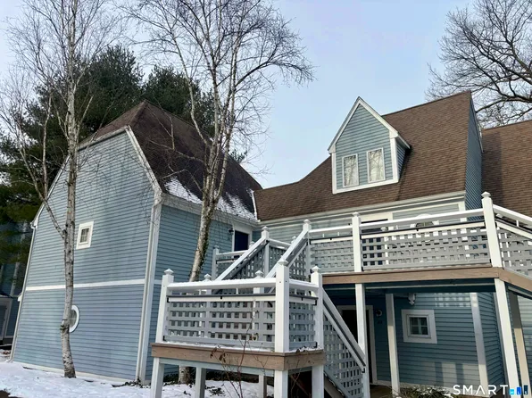 221 Old Pond Ln Unit 221, Norwich, CT 06360