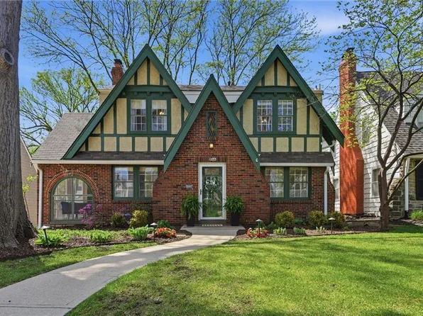 1233 W 72nd St, Kansas City, MO 64114