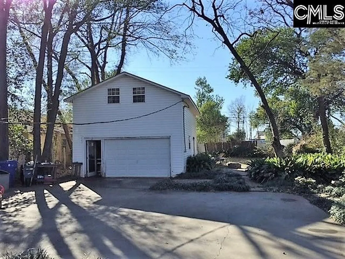 4 Bedrooms and 3 Full Baths House plus garage apartment — Photo 4