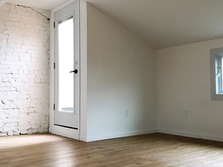 1607 Main St #7 — Photo 12