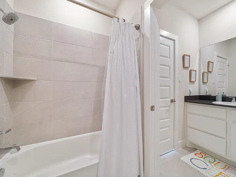 5802 Emerald Ranch Ln — Photo 38