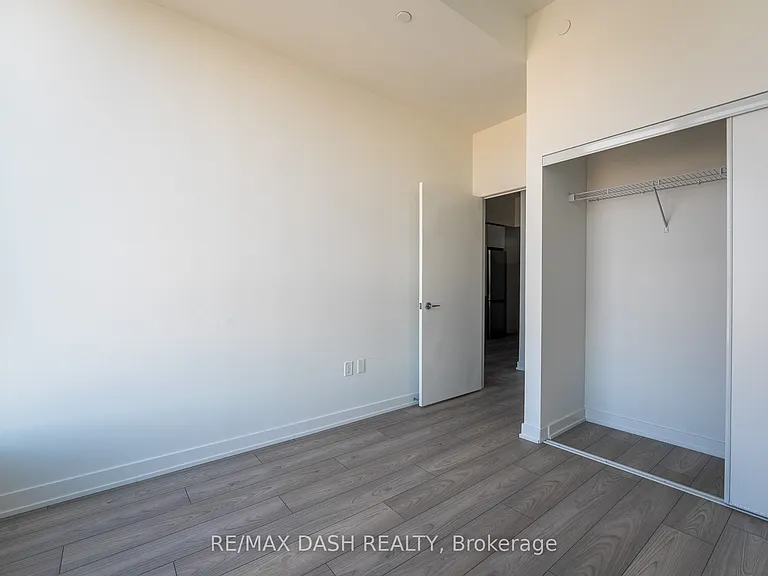 1007 The Queensway #313 — Photo 13