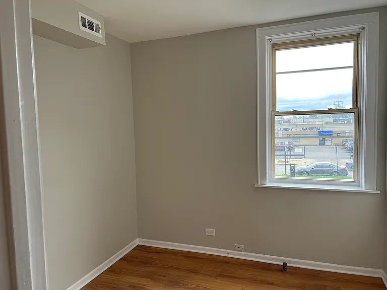 3242 N Pulaski Rd #3 — Photo 5
