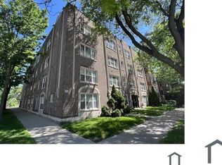 2122 W Arthur Ave, Chicago, IL 60645
