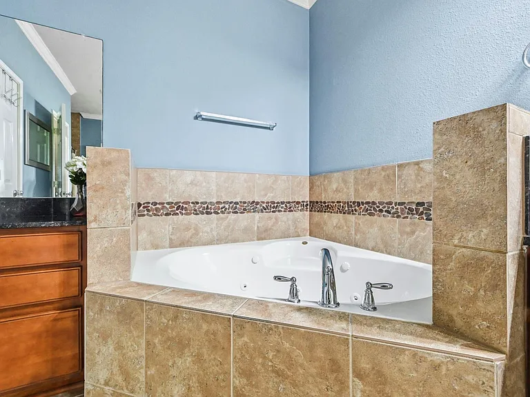 14403 Lakepointe Bend Ln — Photo 46