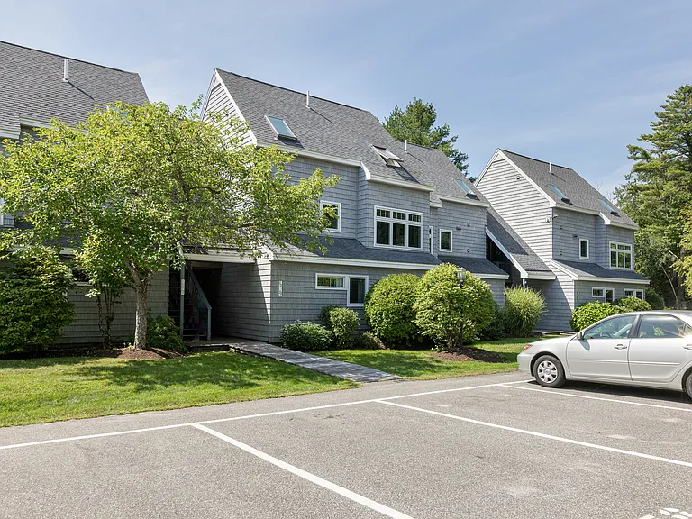 146 W Grand Ave #79 — Photo 22