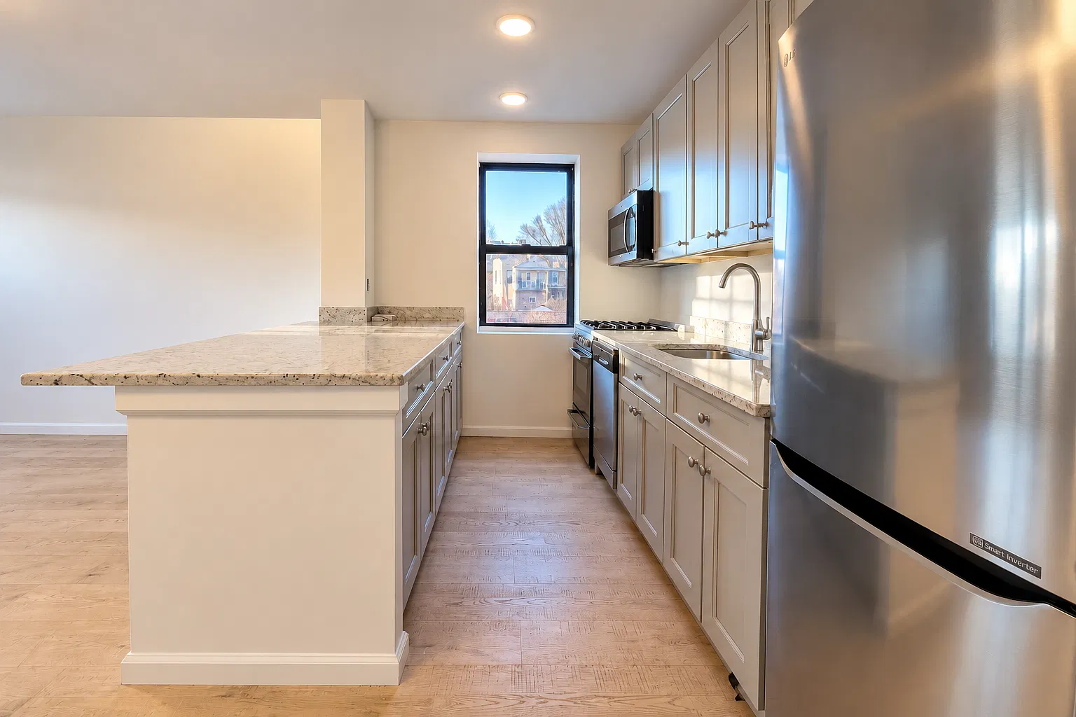 829 Greenwood Avenue — Photo 3