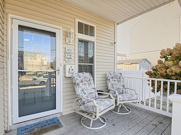 3rd image of 307 E Buttercup Rd #307
