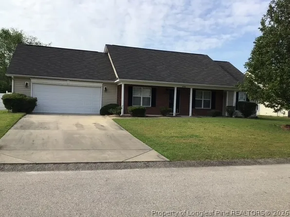 696 Fairfield Cir, Raeford, NC 28376
