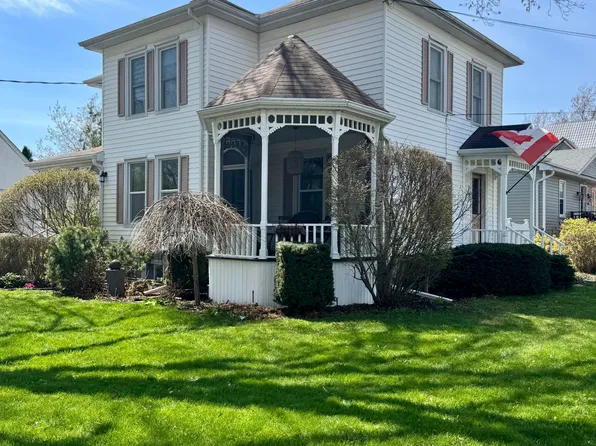 47 Paul St, Prince Edward County, ON K0K 2T0