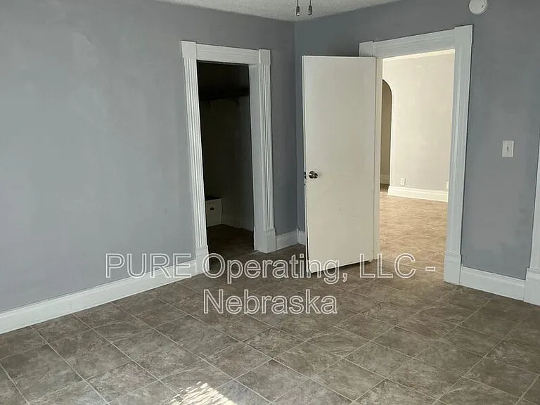 810 E Erie St #1 — Photo 11