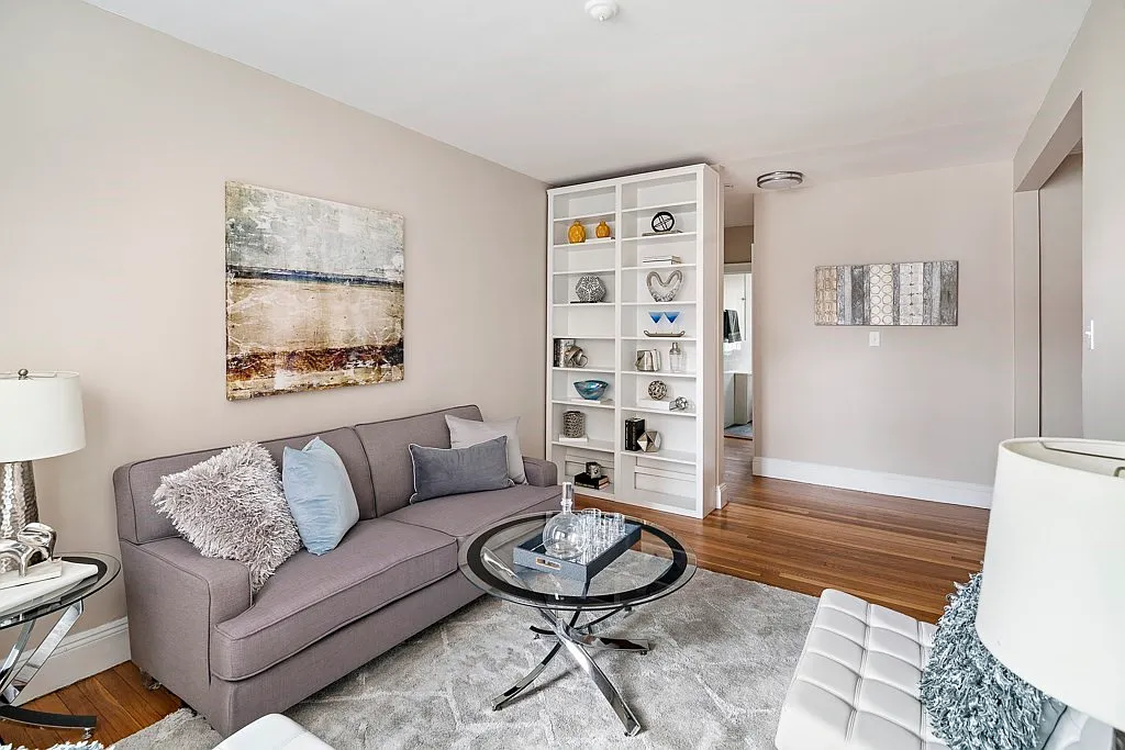 Building Photo - 52 Strathmore Rd #25