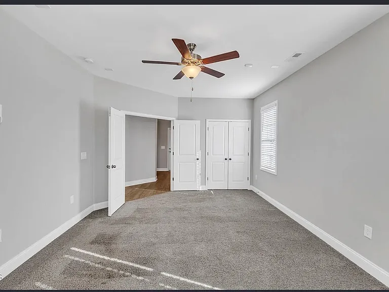 121 Gateway Townes Blvd — Photo 4