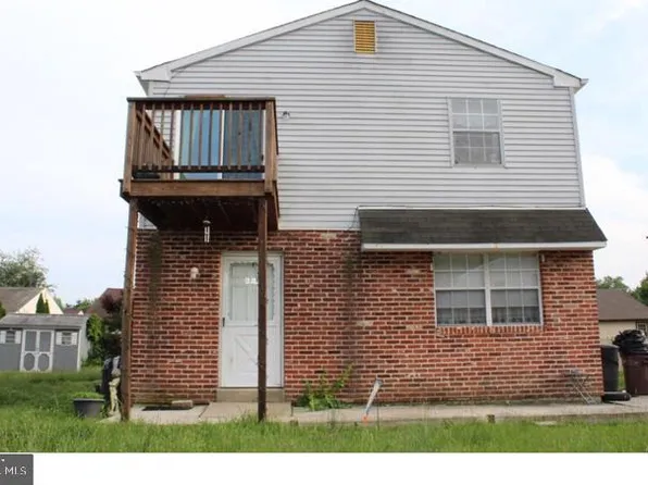 406 Corinthian Ave, Essington, PA 19029
