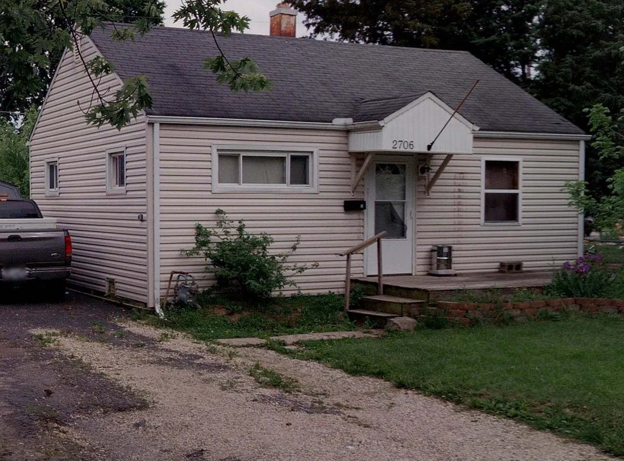 2 bed, 850 sqft, $1,300 — Photo 1
