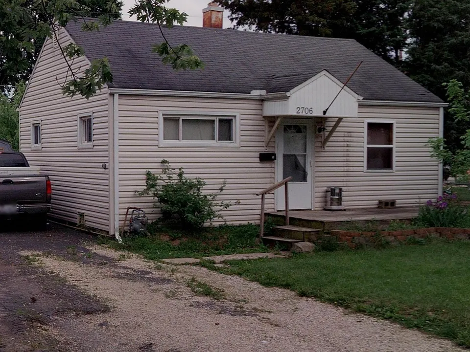 2706 Osceola Ave