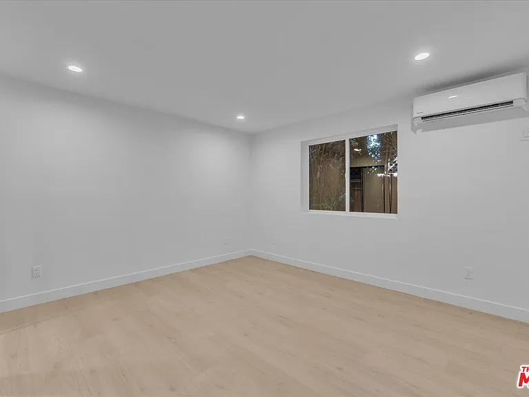 6913 Encino Ave #LOWER — Photo 27