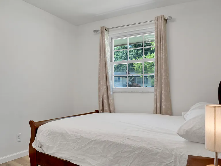 104 W Jackson St — Photo 8