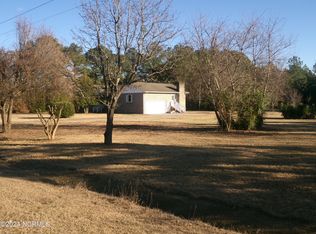 192 Greenview Dr, Lumberton, NC 28360