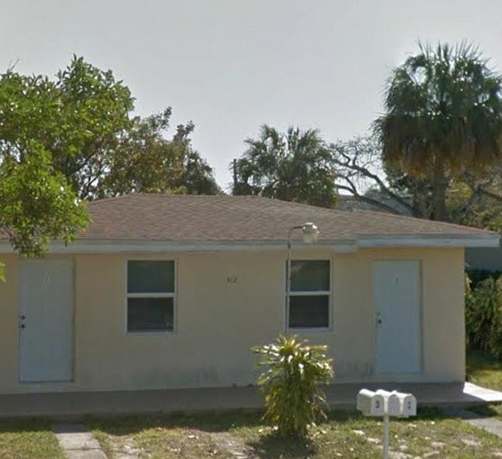 1st image of 512 Melaleuca Dr