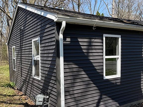 2nd image of 412 W Gracelawn Ave