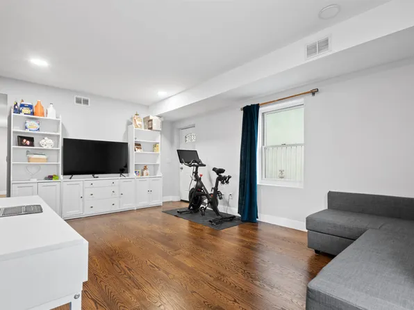 114 Bleecker Street image 17 of 24