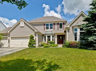 1178 Williamsburg Cir, Grayslake, IL 60030