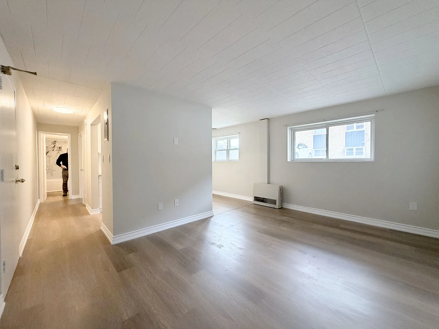 Unit 5 - 19 Empire — Photo 1