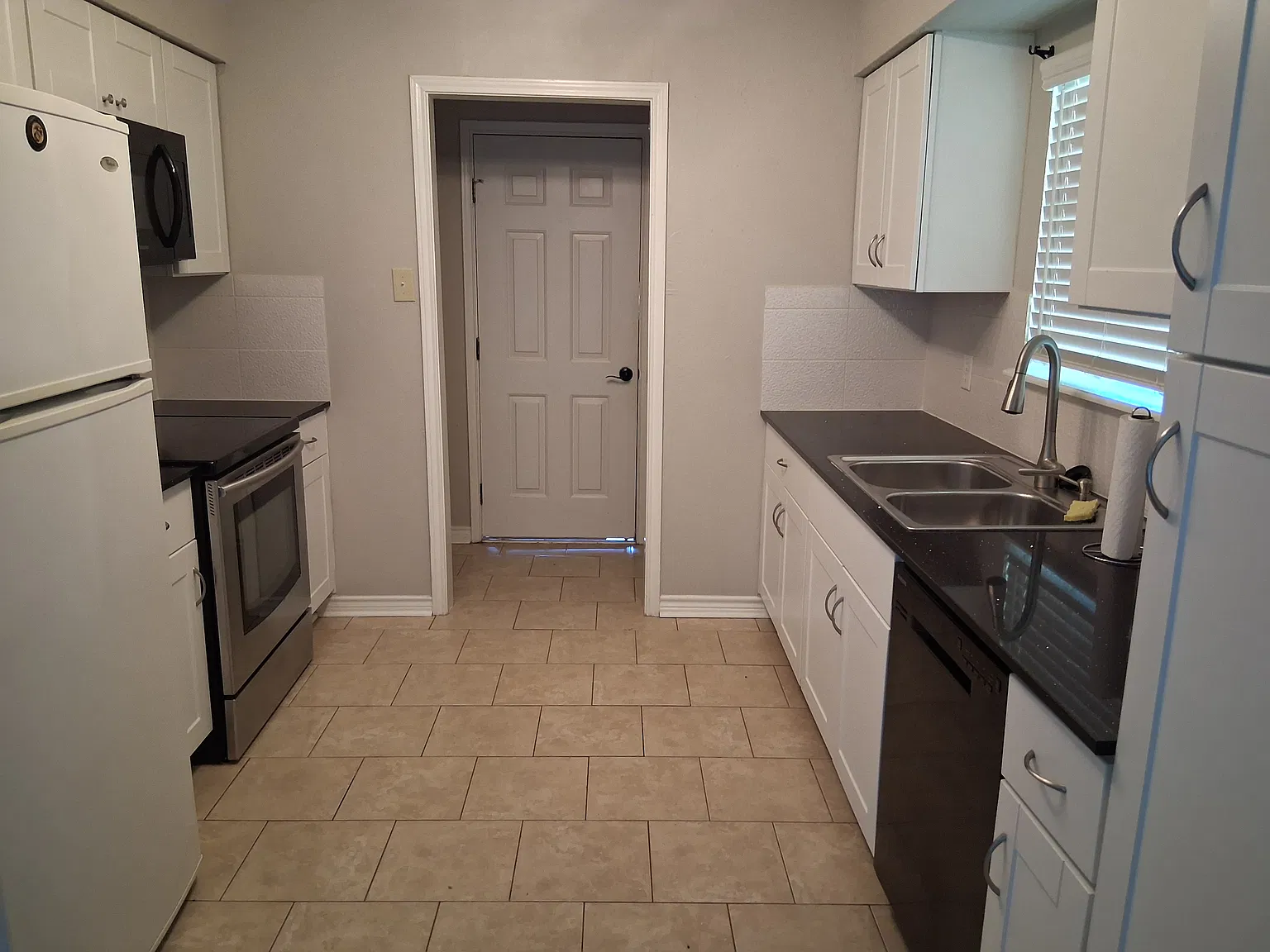 3 bed, 1159 sqft, $1,675 — Photo 1