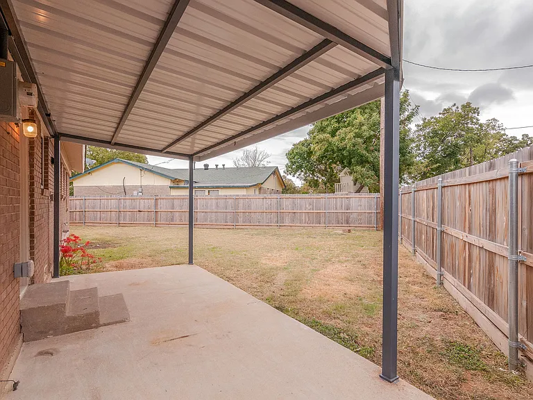 300 Ridgecrest Dr — Photo 23