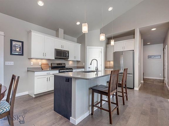 3rd image of 83 Granite Peak Dr