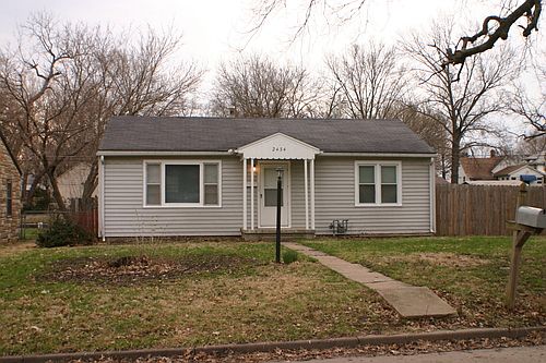 1st image of 2434 SE Virginia Ave