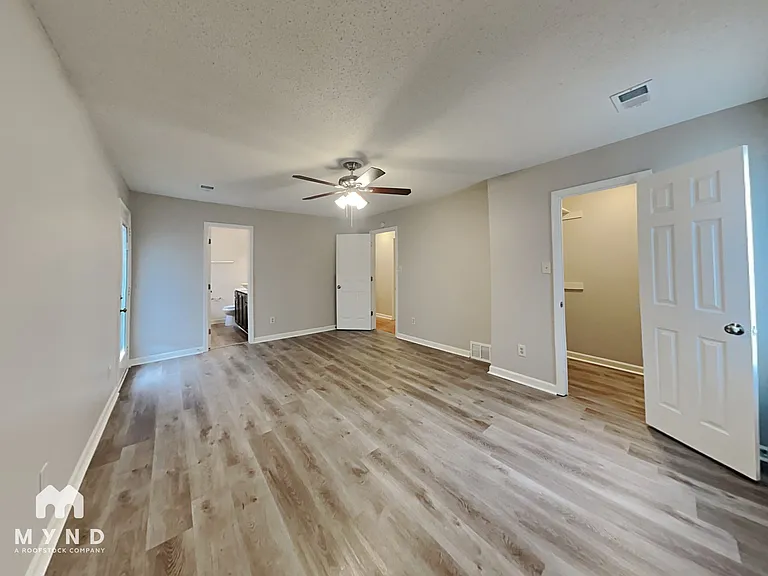 464 Windridge Point — Photo 13