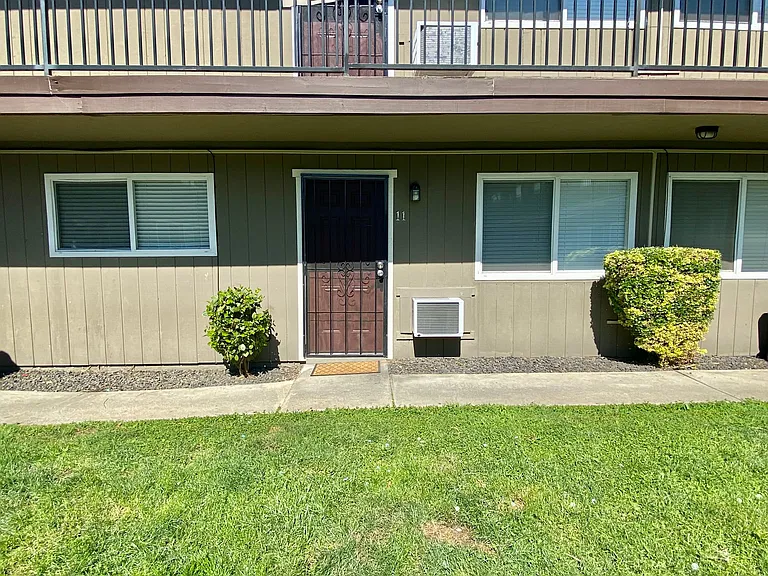 Available Spacious Apartments at H Street, Antioch, CA — Photo 3