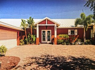651 Key Royale Dr, Holmes Beach, FL 34217