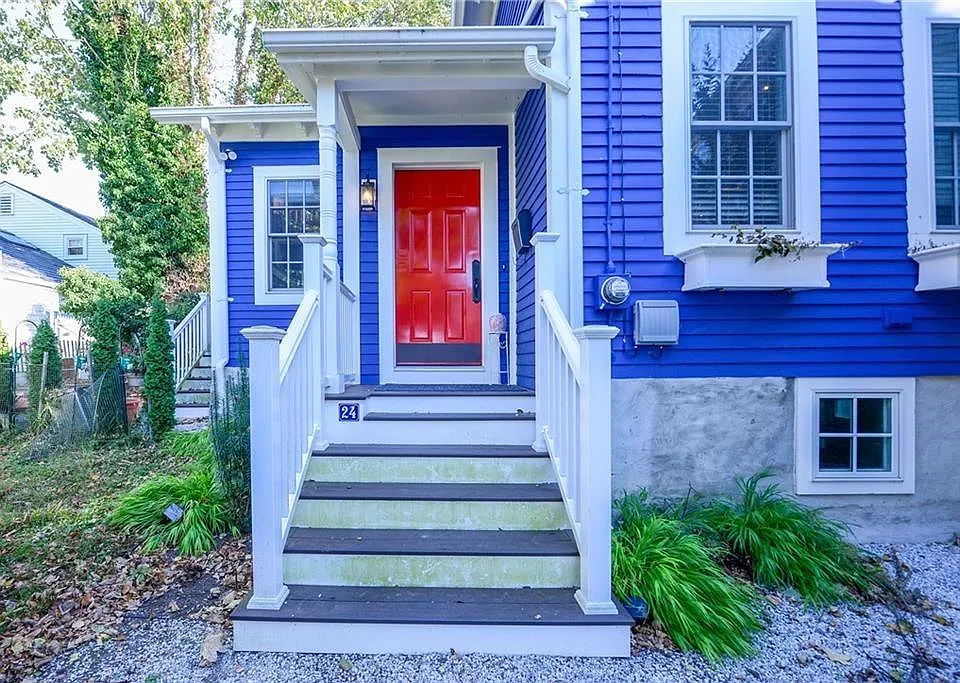 24 Anthony St