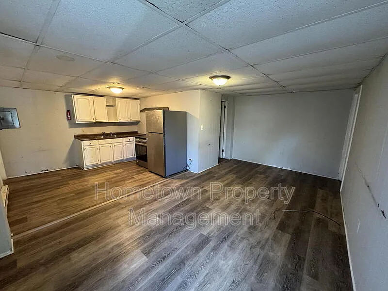 2 bed, 1.0 bath, $1,000 — Photo 3